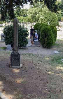 Bruce Lee Grave Seattle VR USA Famous Locations tmb4