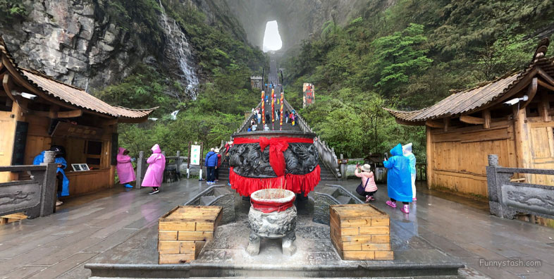 Tianmen Mountain Heavens Gate Mountain VR China 2